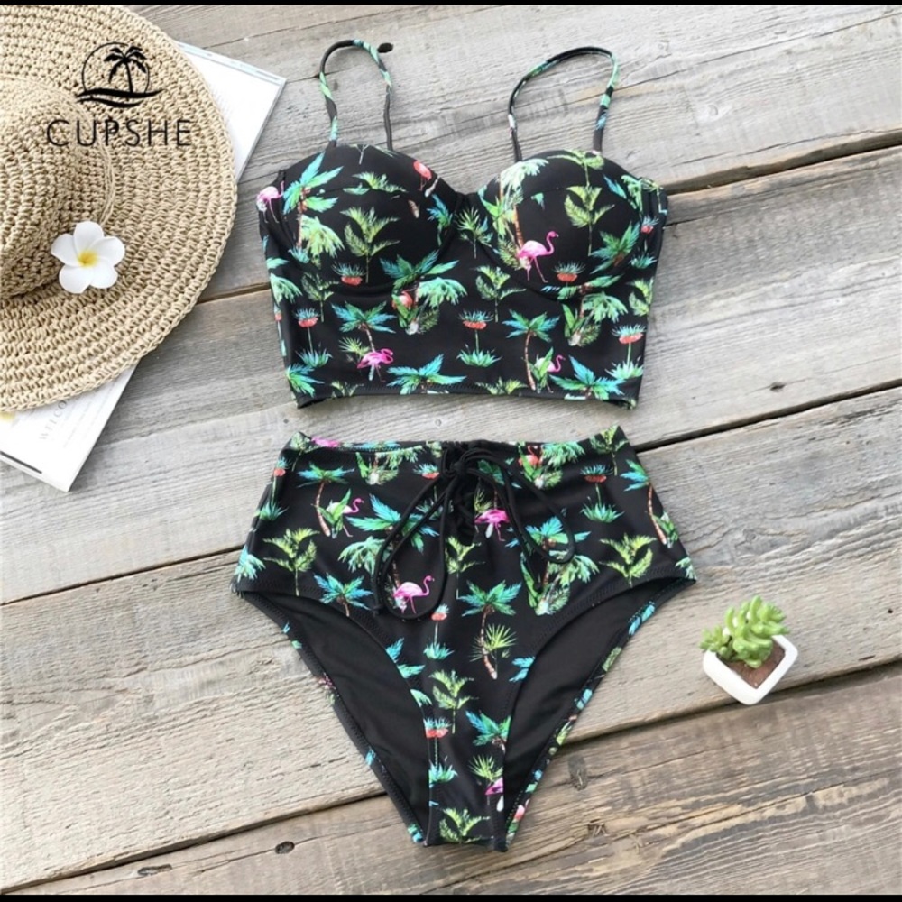 COCONUT PALM AND FLAMINGO PRINT BIKINI